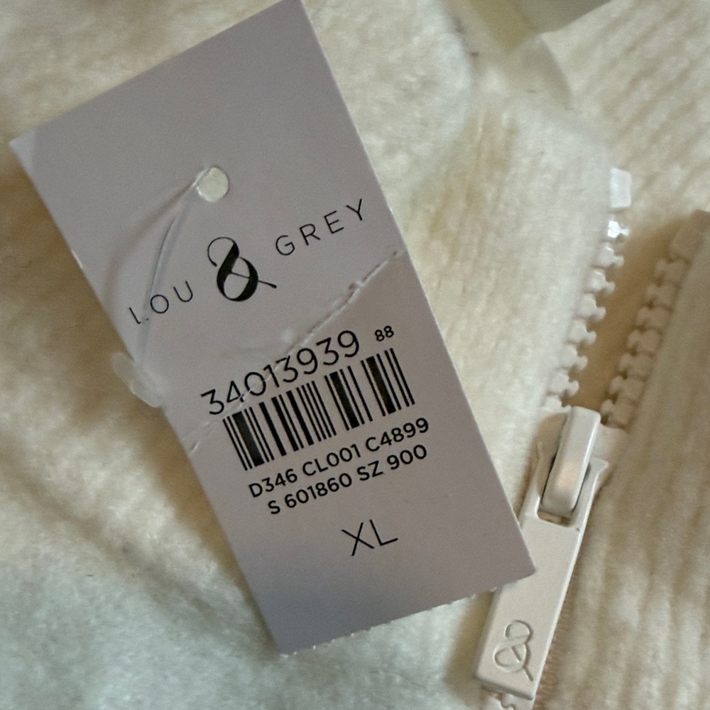 Elegant Cream and Gray Women's Turtleneck Sweater - Picture 2 of 2